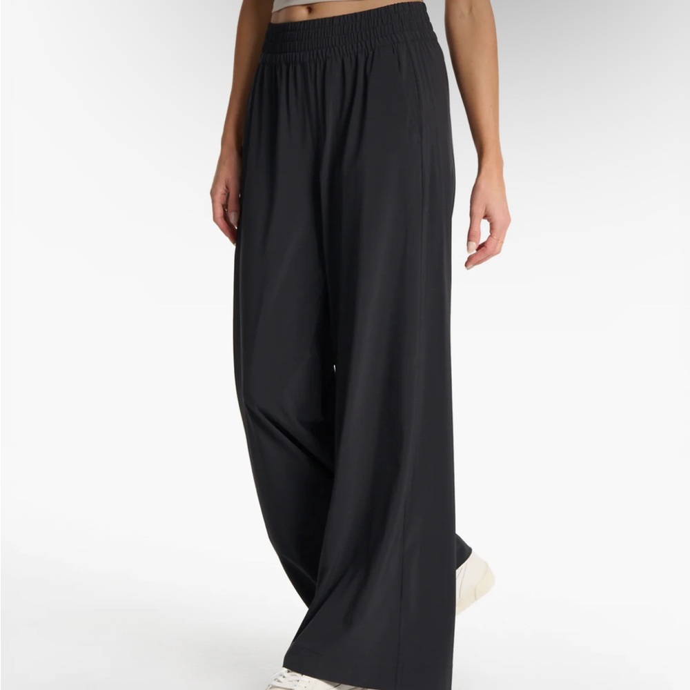 Vuori Villa Wideleg Pant - Picture 2 of 4